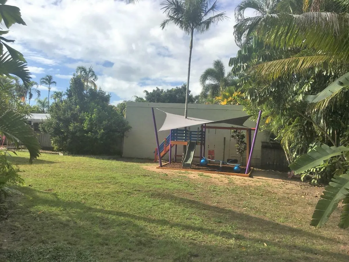 Heated Pool & Tropical Private Open Space Trinity Beach 0*,  Australia